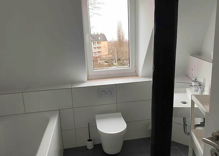 Fachwerkhaus An Der Stadtmauer Nuremberg
